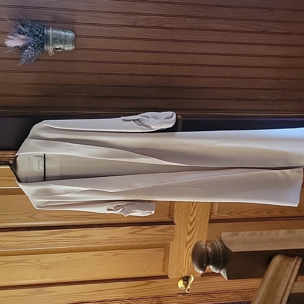 Aritiza Babaton robe